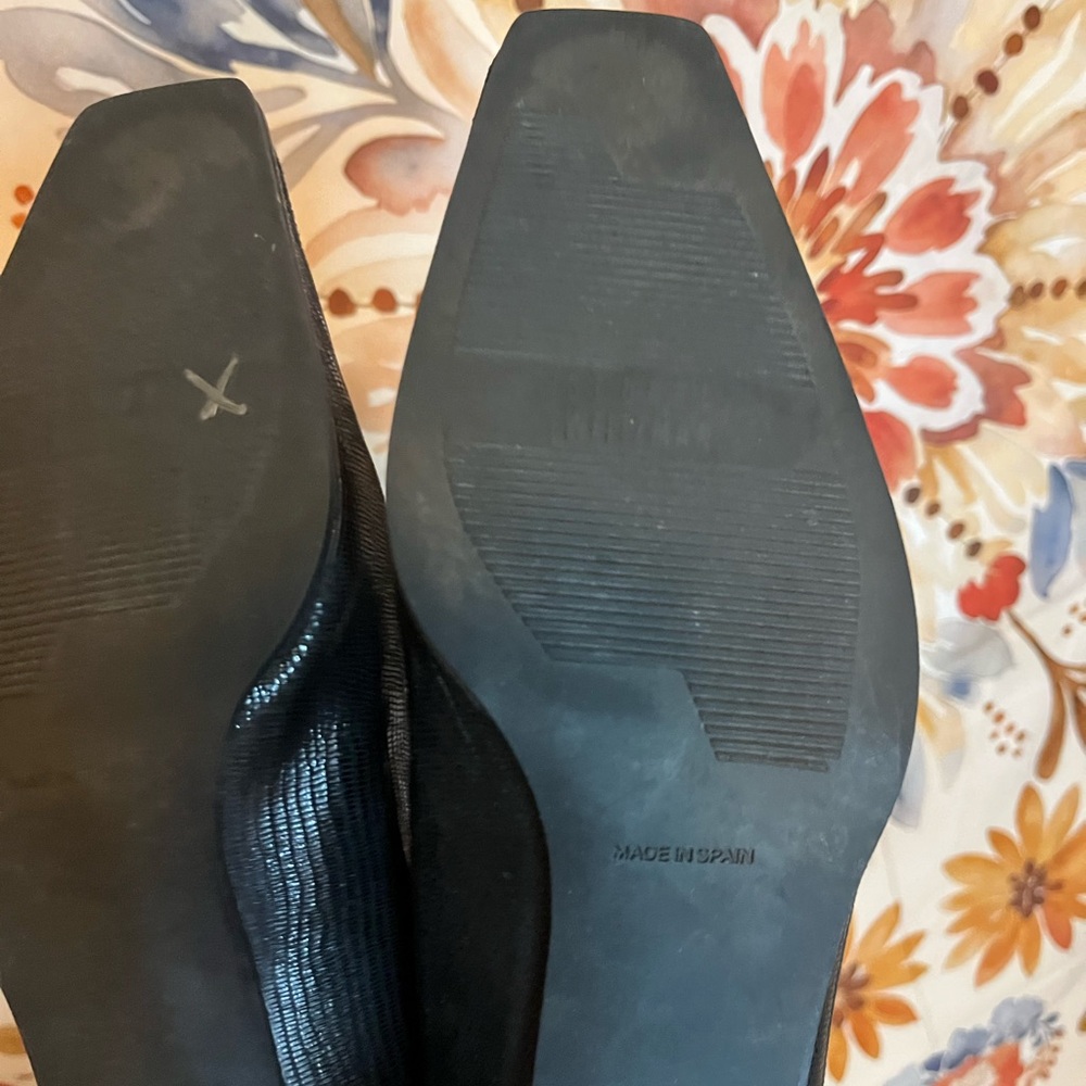 Stuart Weitzman 8.5B Black Faux Snakeskin Texture Block Heel Square Toe Pumps - Picture 9 of 12